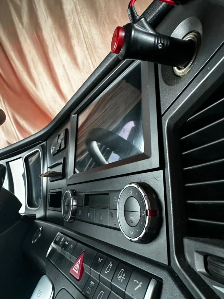 Переходная рамка Mercedes-Benz Actros (2011-2023) (9")